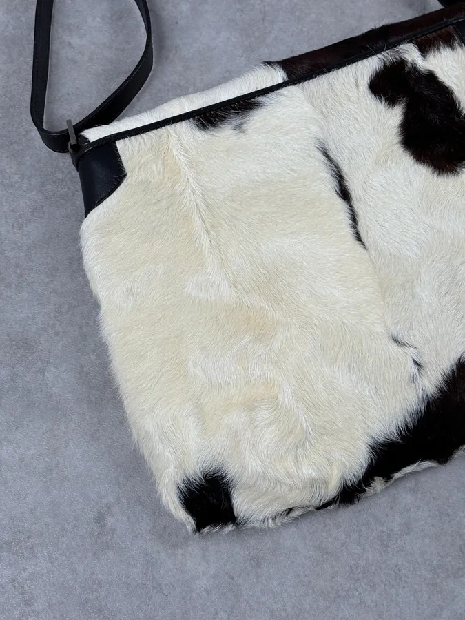 2000s Gucci Creamy Fur Cowhide Effect Shoulder Bag - Image 11