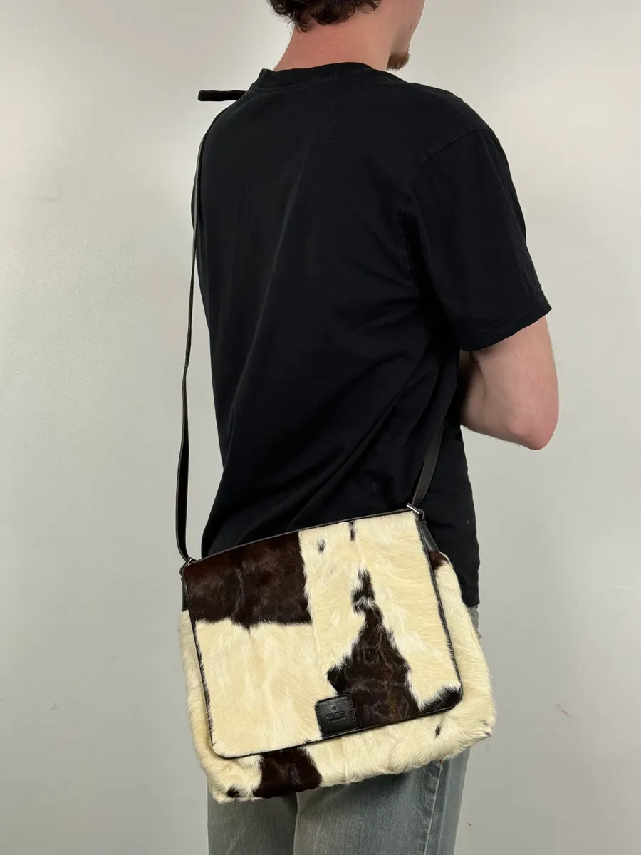 2000s Gucci Creamy Fur Cowhide Effect Shoulder Bag - Image 3