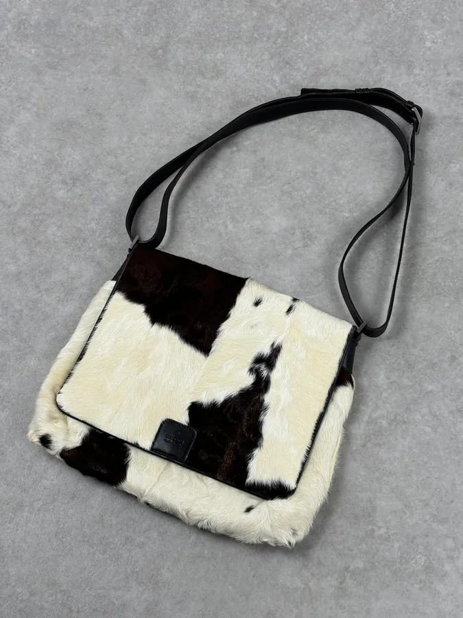 2000s Gucci Creamy Fur Cowhide Effect Shoulder Bag - Image 6