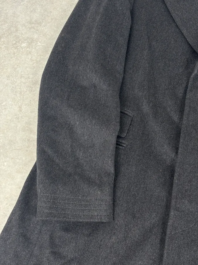 2000s Gucci Grey Wool Classy Long Coat - Image 10