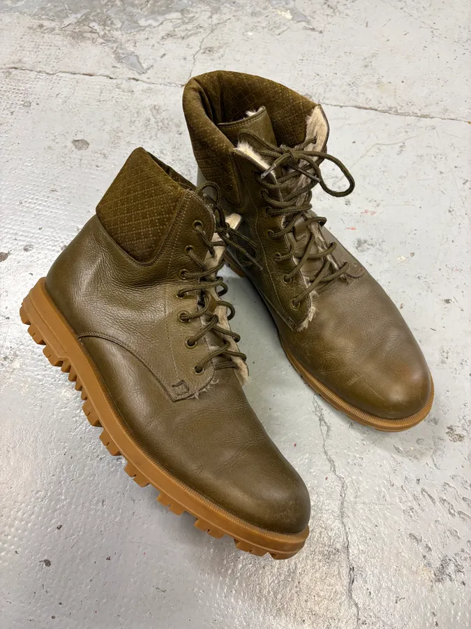 2000s Gucci Khaki Classy Leather Boots - Image 5