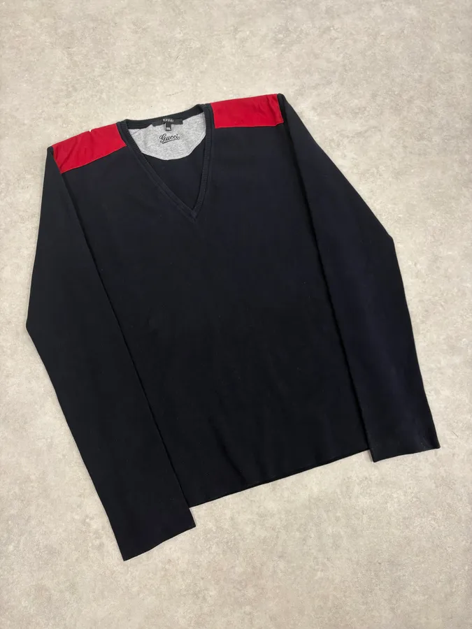 2000s Gucci Navy & Red V-Neck Sweater - Image 4
