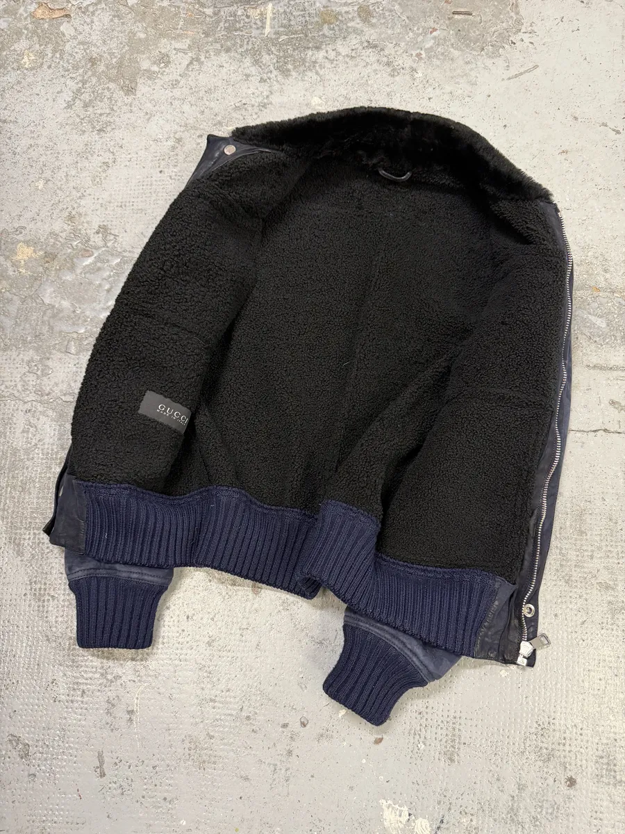 2000s Gucci Navy Shearling Leather Cargo Jacket - Image 10