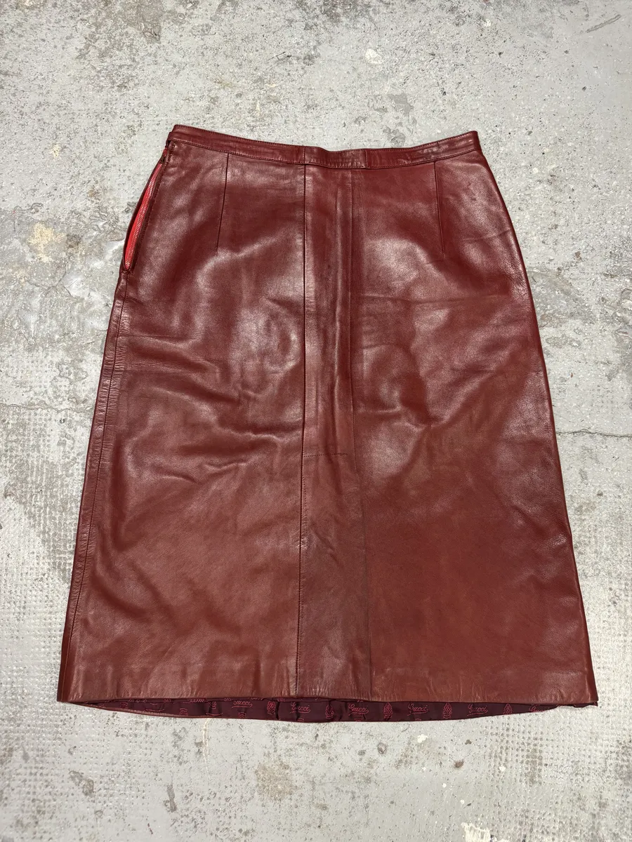 2000s Gucci Red Leather Glamour Skirt