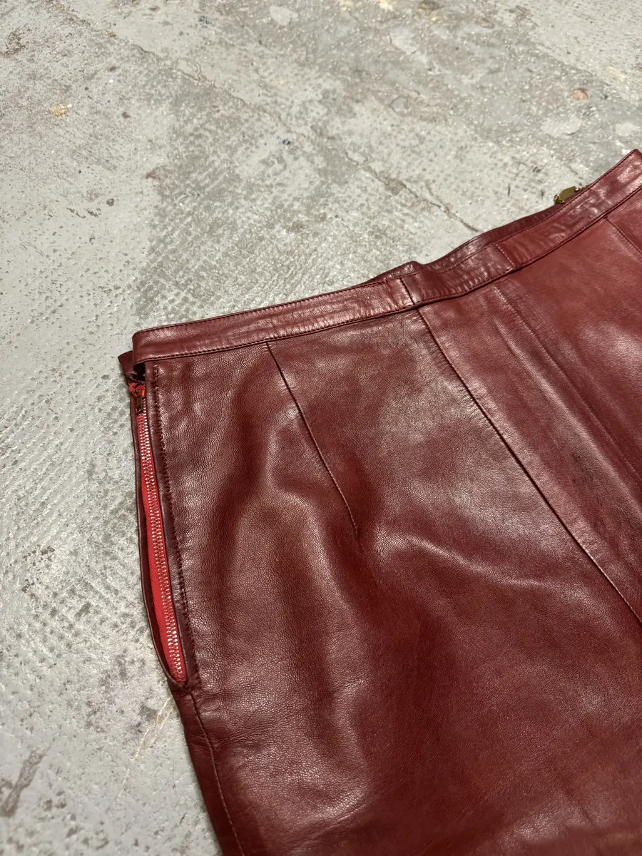 2000s Gucci Red Leather Glamour Skirt - Image 3