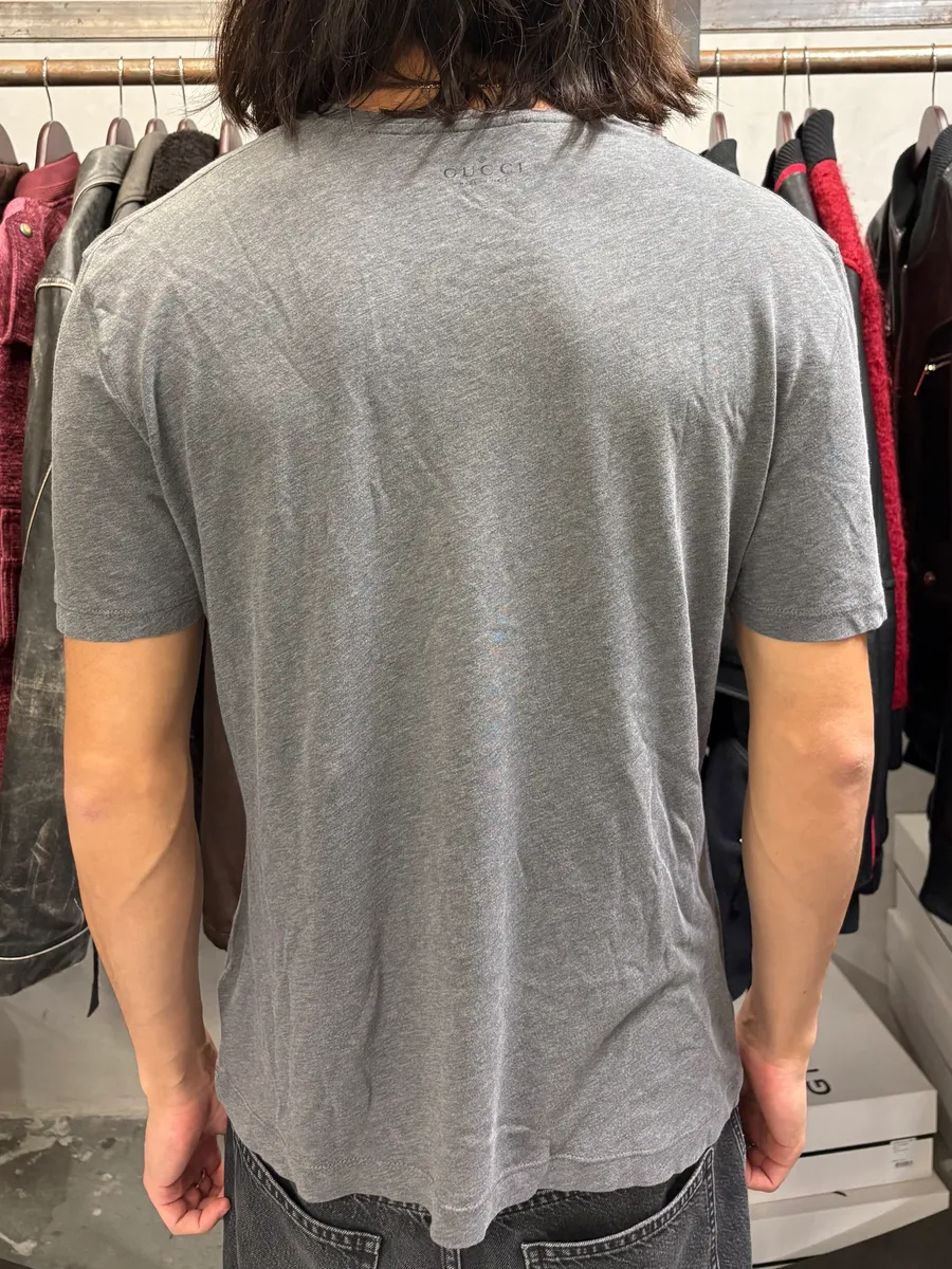 2000s Gucci Signature Horse Grey T-Shirt - Image 3