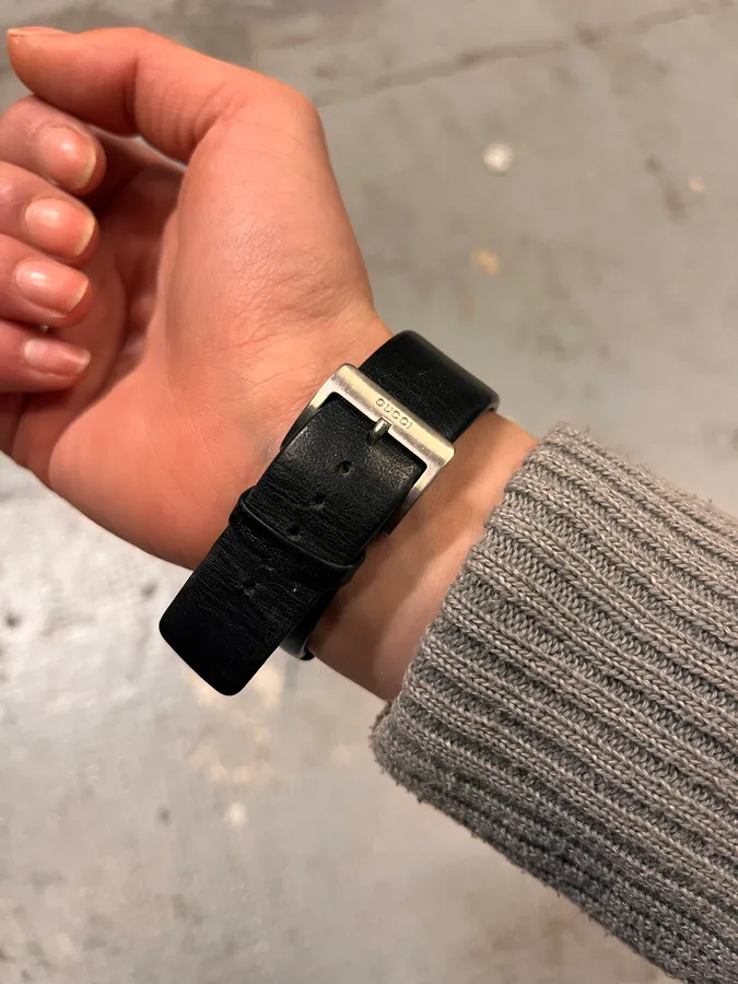 2000s Gucci Silver Stainless Steel Bangle Watch - Image 4