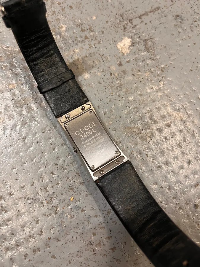 2000s Gucci Silver Stainless Steel Bangle Watch - Image 7
