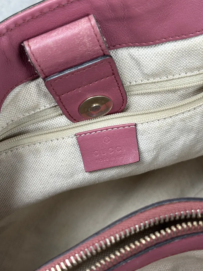 2000s Gucci Sukey Monogram Pink Leather Handle Bag - Image 17