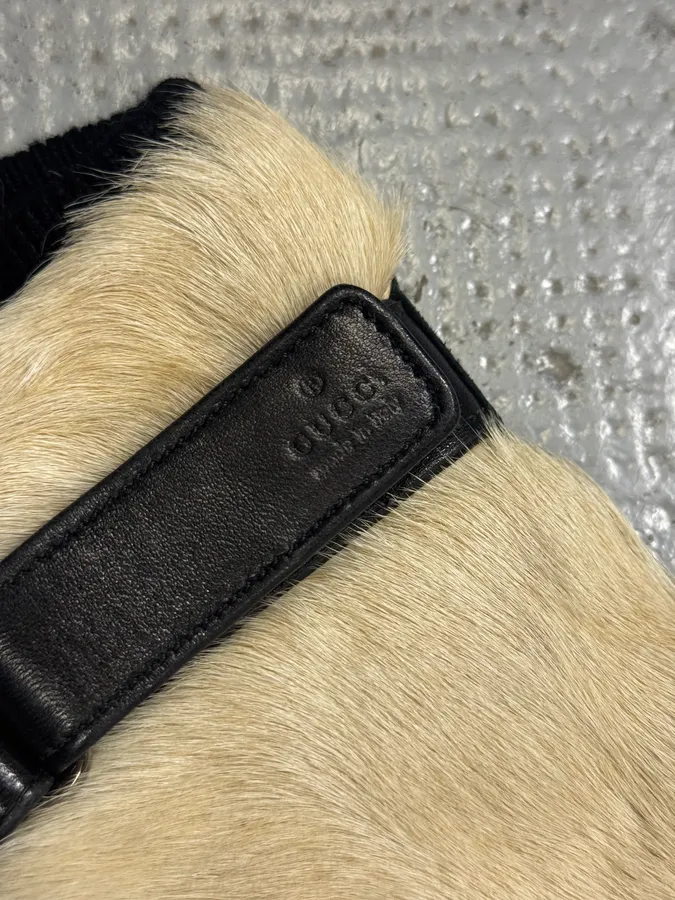 2000s Gucci White Fur Leather Gloves - Image 5