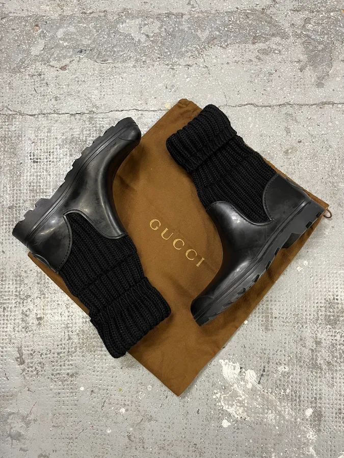 2000s Gucci Wool Hunter Black Boots - Image 2