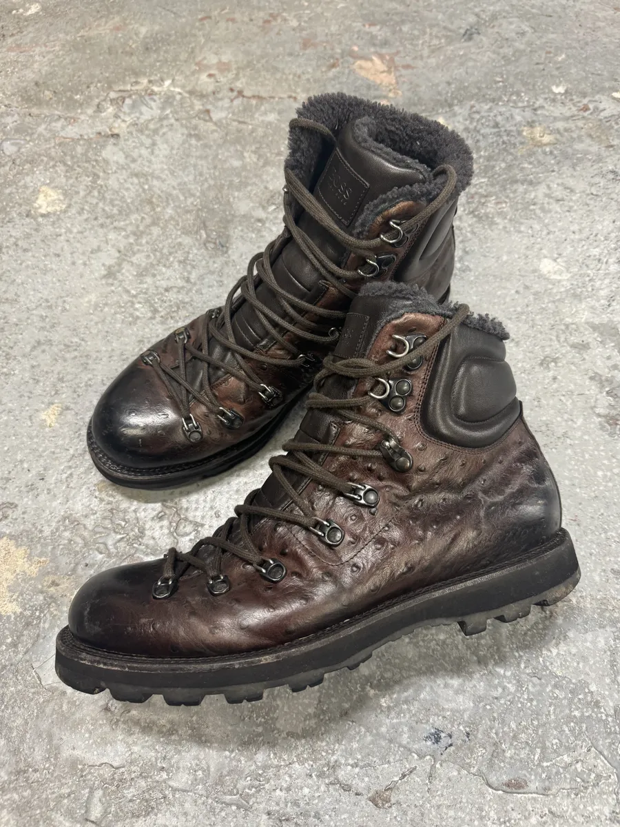 2000s Hugo Boss Ostrich Embossed Leather Brown Mountain Daily Fur Boots - Image 5