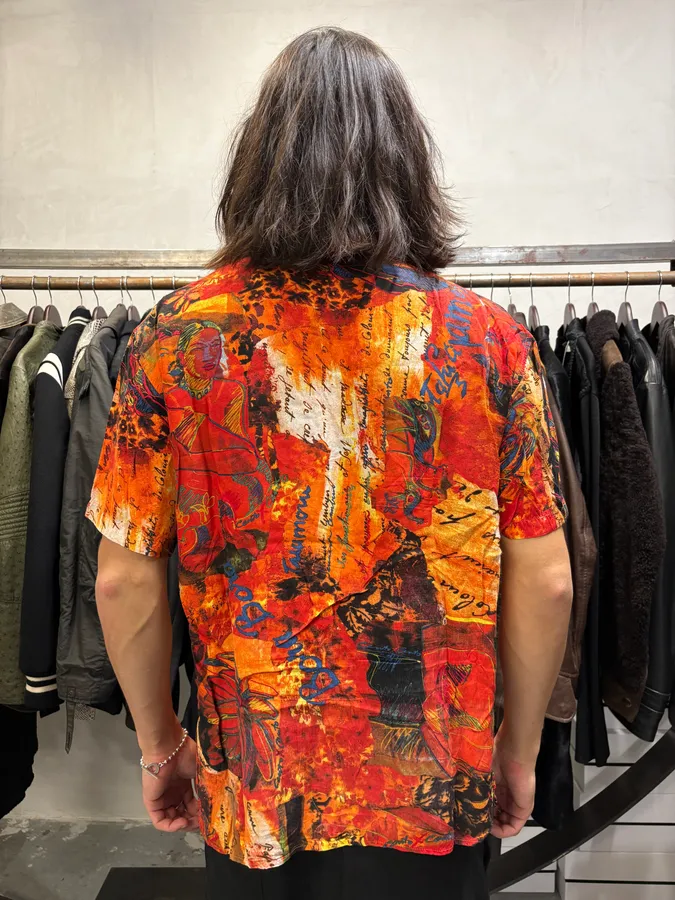 2000s Iceberg Red Exotic Painting Print Shirt - Image 3