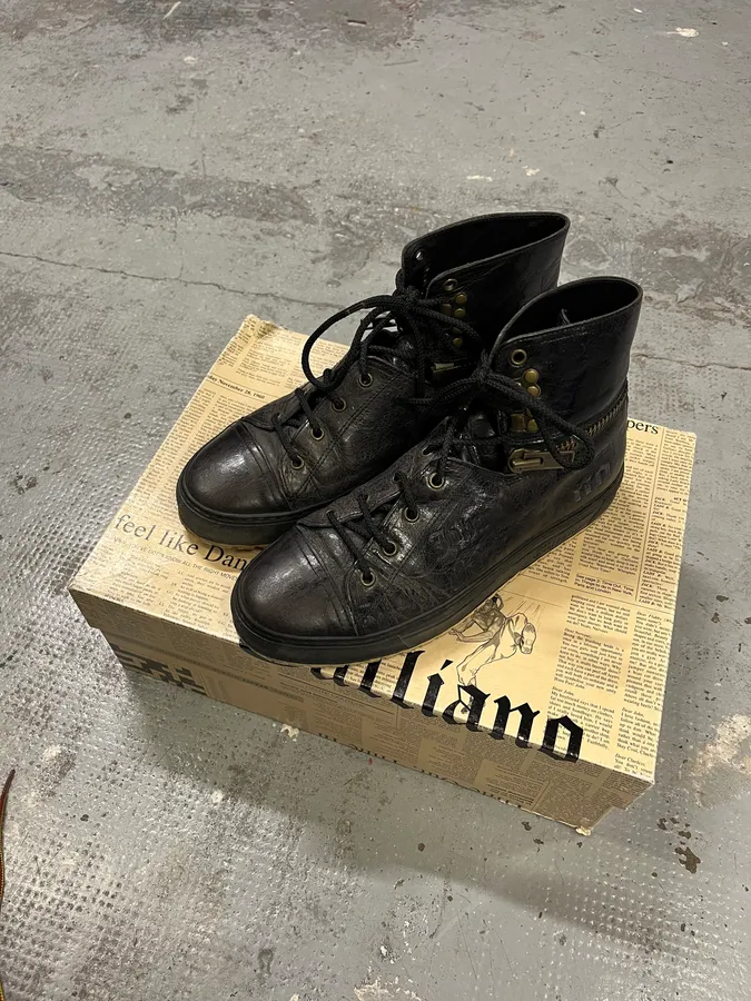 2000s John Galliano Black Eroded Leather High Shoes - Image 4