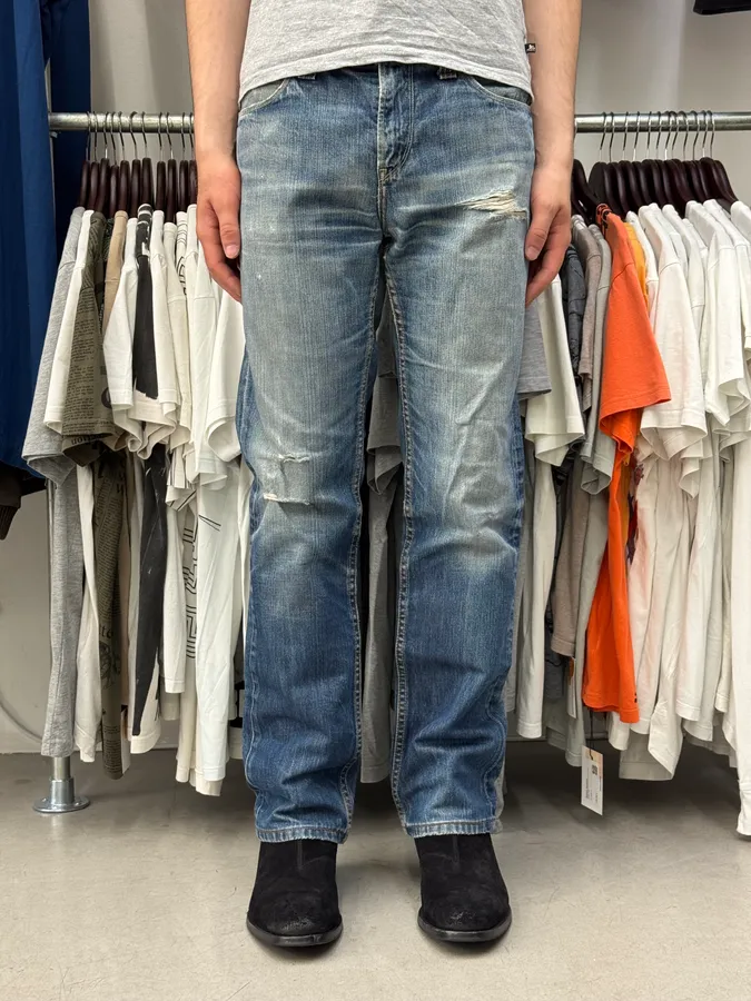 2000s Levi’s Blue Faded Denim Jeans