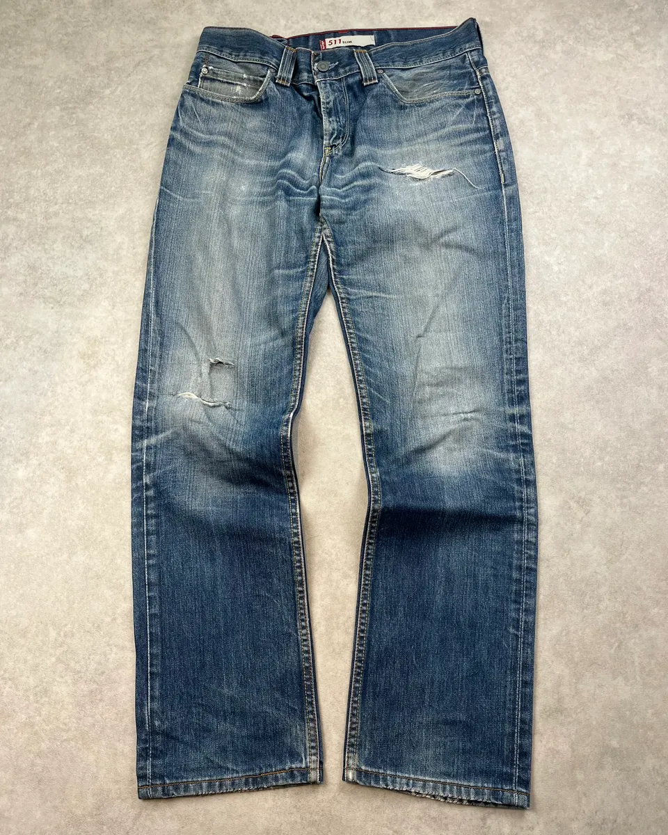 2000s Levi’s Blue Faded Denim Jeans - Image 4