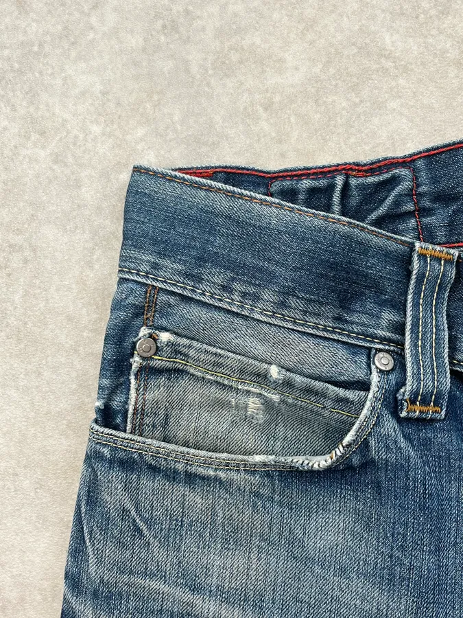 2000s Levi’s Blue Faded Denim Jeans - Image 9