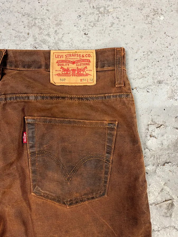 2000s Levi’s 507 Coated Faded Denim Brut Jeans - Image 8
