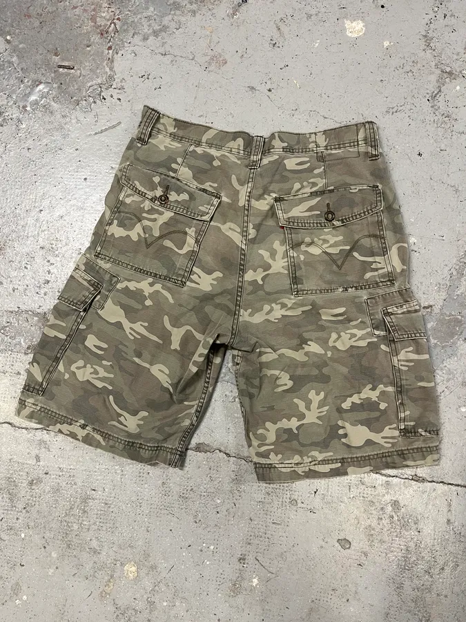 2000s Levi’s Military Camo Cargo Shorts - Image 7