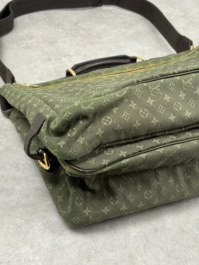 2000s Louis Vuitton Khaki Green Canvas Monogram Messenger Bag - Image 10