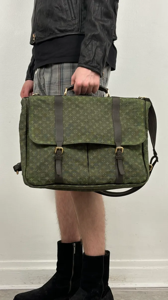 2000s Louis Vuitton Khaki Green Canvas Monogram Messenger Bag - Image 2