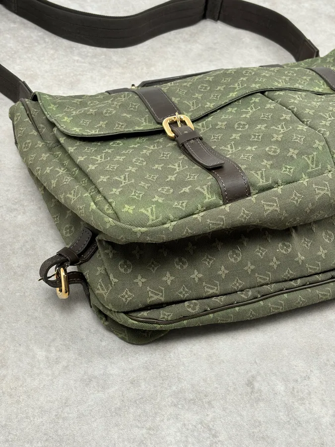 2000s Louis Vuitton Khaki Green Canvas Monogram Messenger Bag - Image 6