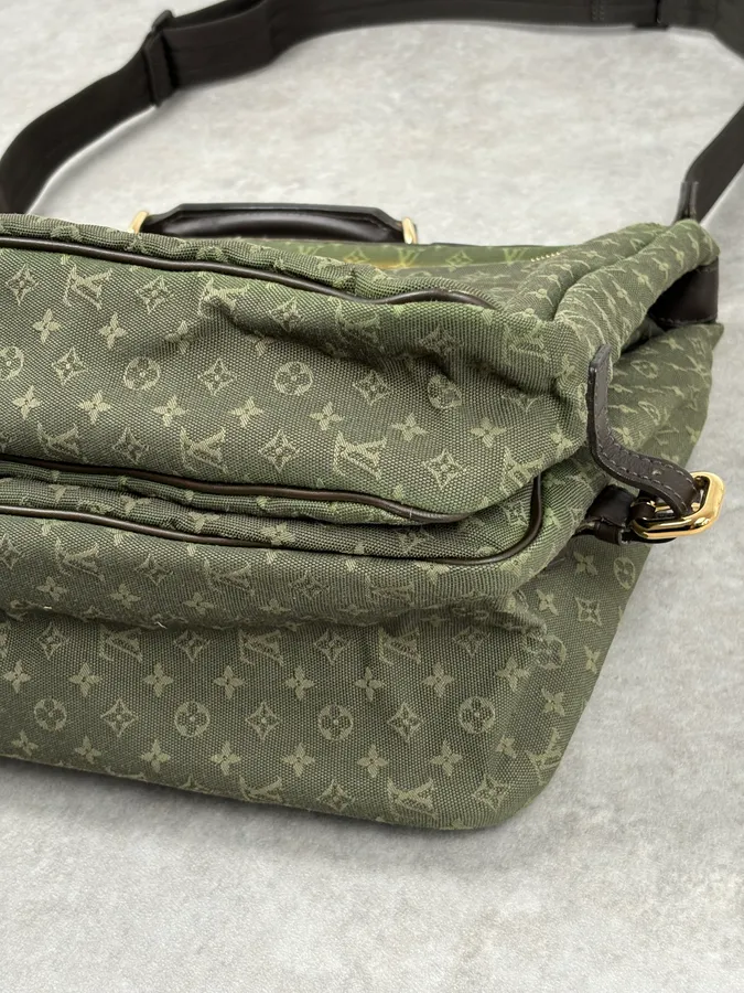 2000s Louis Vuitton Khaki Green Canvas Monogram Messenger Bag - Image 9