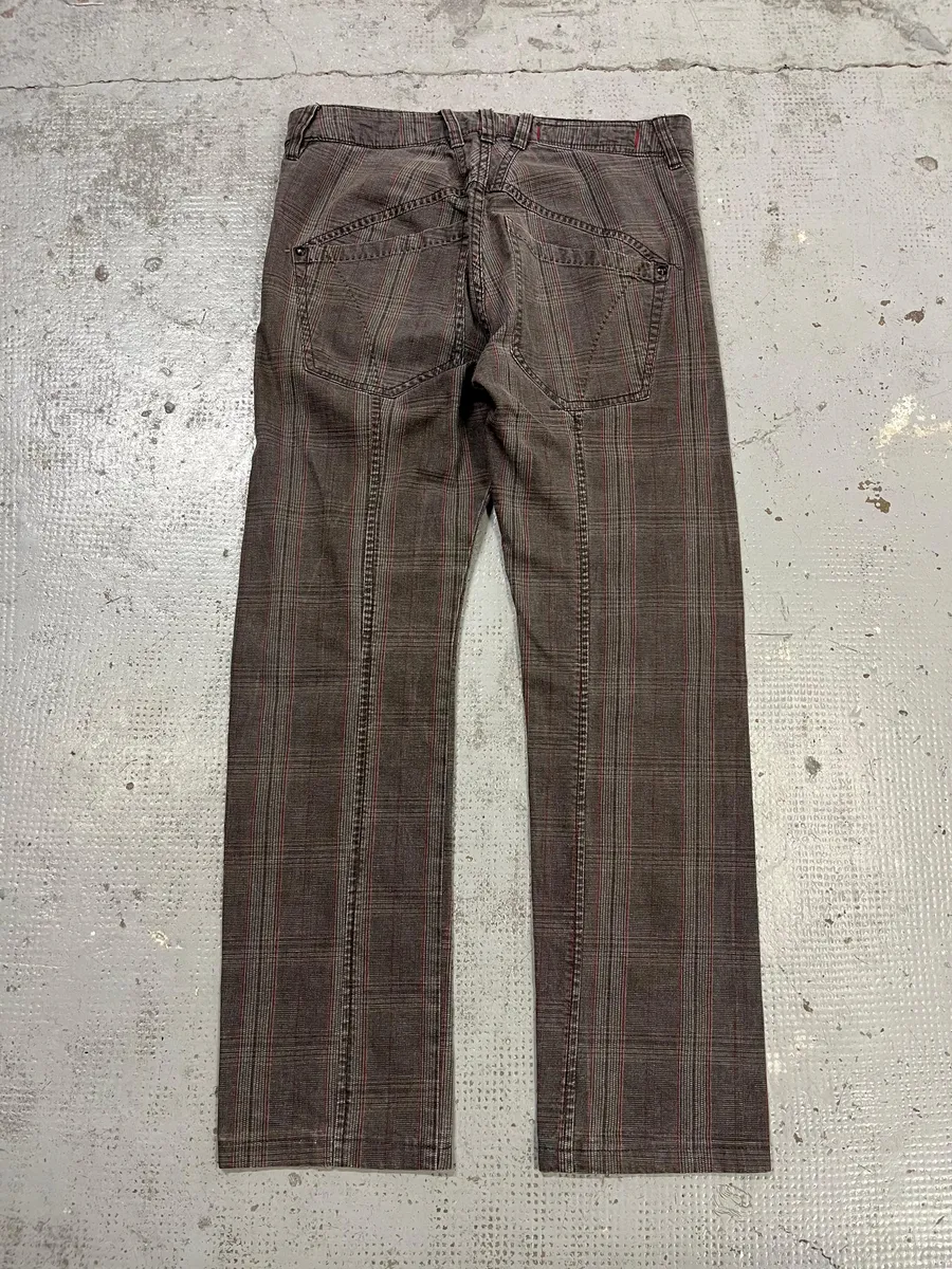 2000s Marithé + François Girbaud Grey & Brown Houndstooth Cozy Pants - Image 7