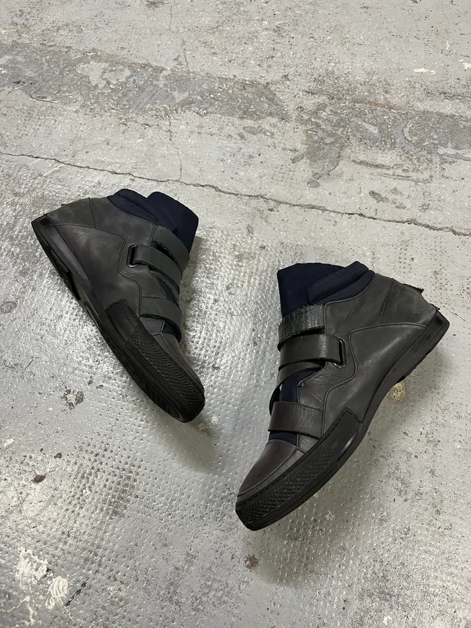 2000s Marithé + François Girbaud Grey Scratches Leather Sneakers - Image 4