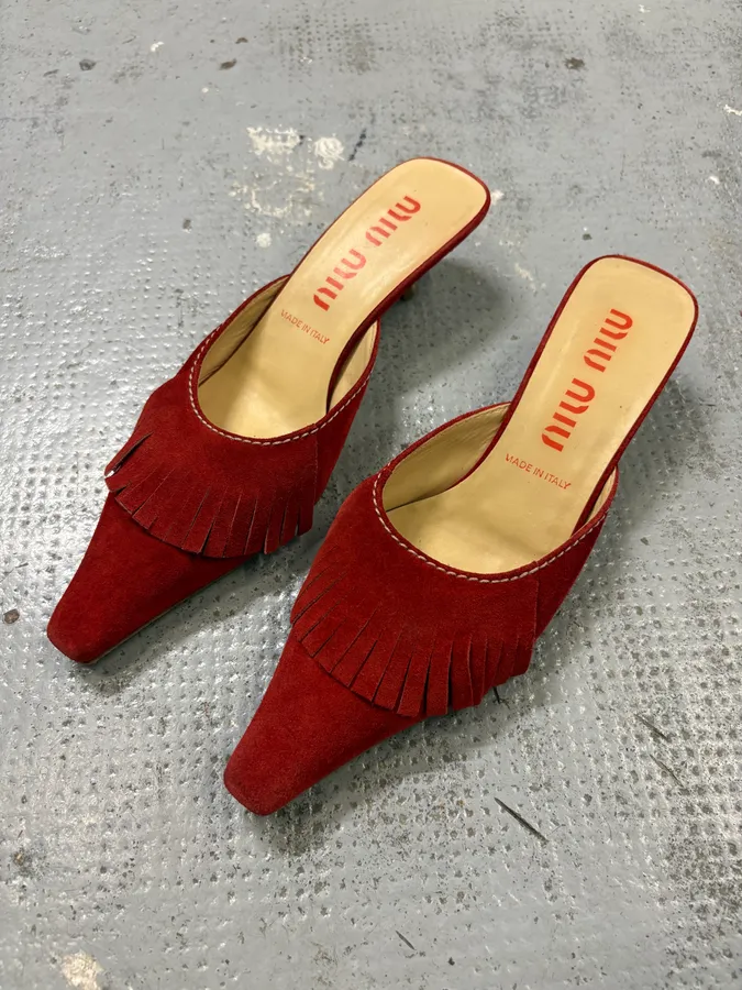 2000s Miu Miu Red Suede Leather Fringed Pumps Heels - Image 3