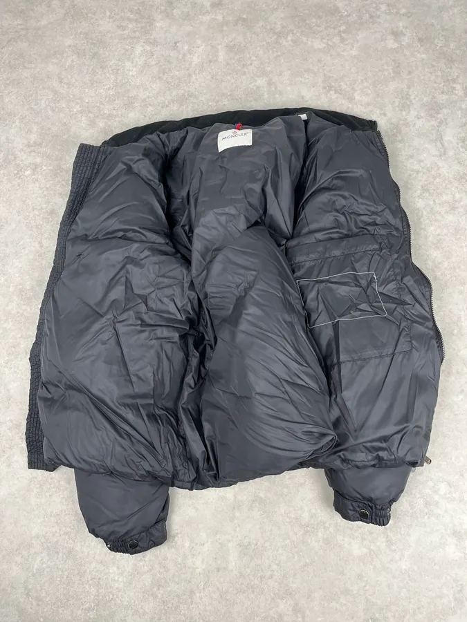 2000s Moncler Black Quilted Puffer Jacket - Image 10