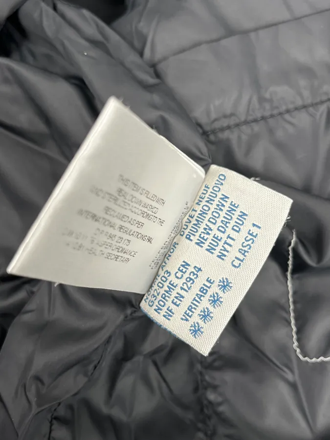 2000s Moncler Black Quilted Puffer Jacket - Image 14