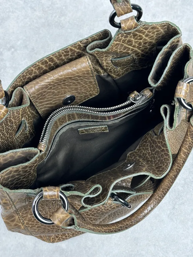 2000s Moschino Brown Leather Shoulder Bag - Image 17