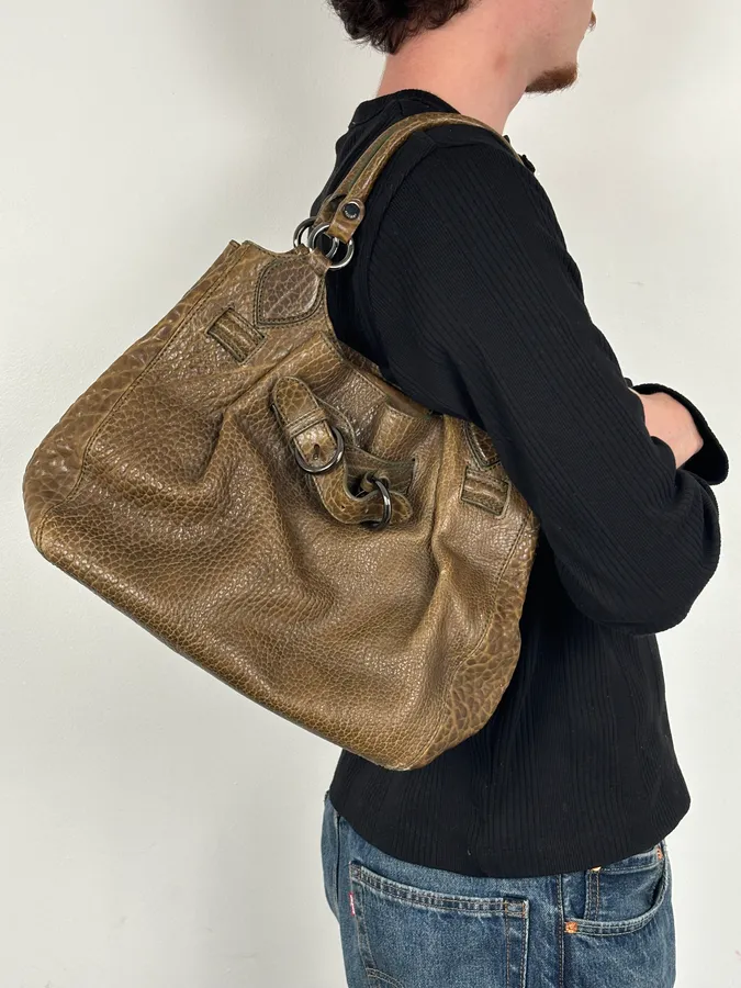 2000s Moschino Brown Leather Shoulder Bag - Image 3