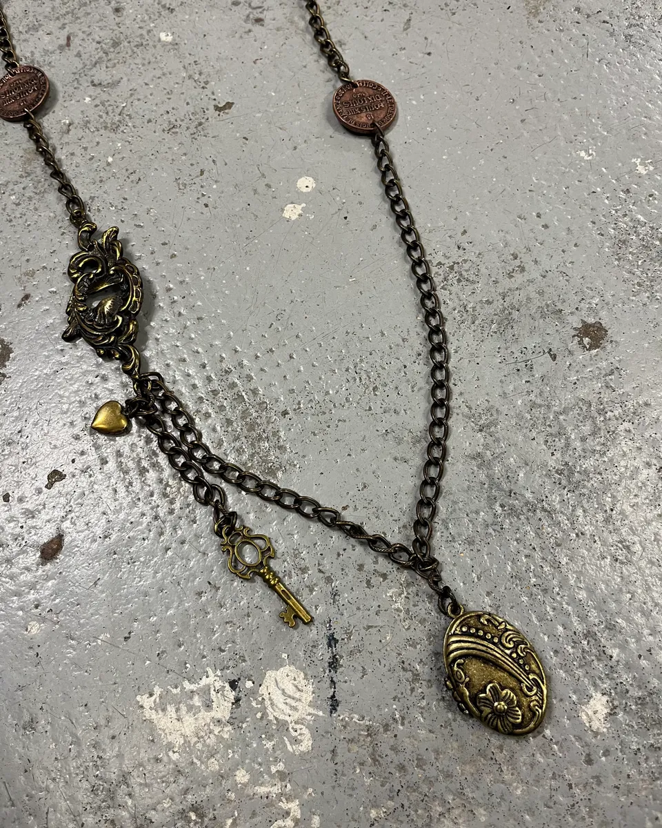 2000s Moschino Gold Metal Lock Charm Chain Necklace - Image 4
