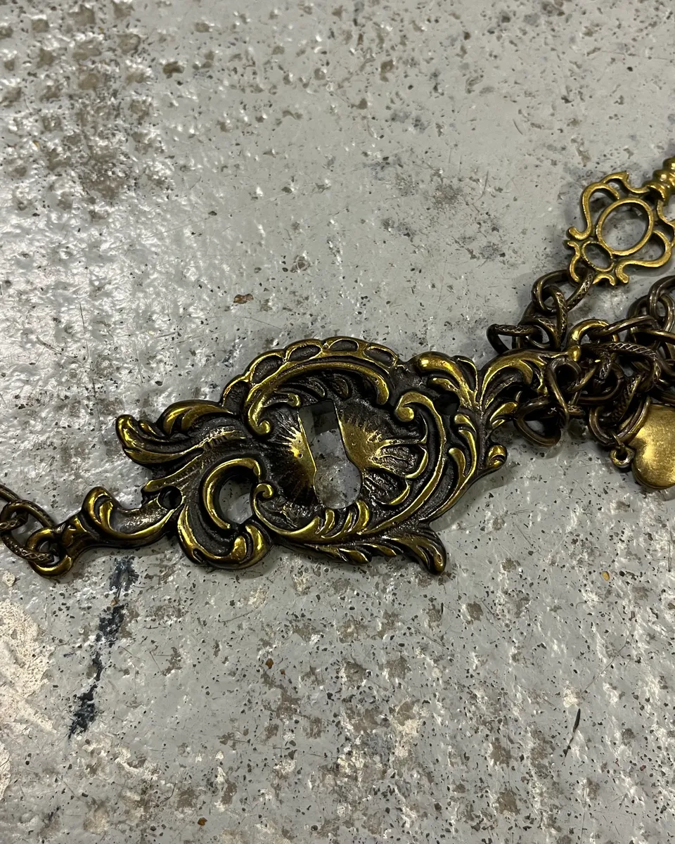 2000s Moschino Gold Metal Lock Charm Chain Necklace - Image 7