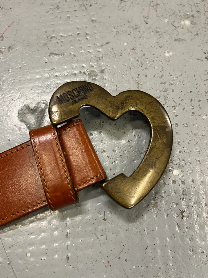 2000s Moschino Orange Leather Heart Belt - Image 5