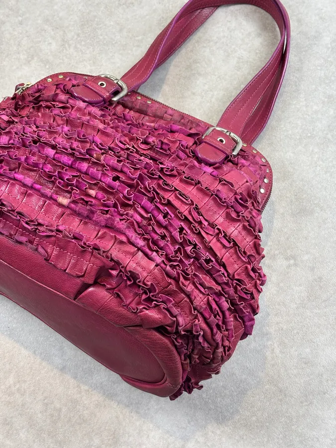 2000s Moschino Pink Fabric Ruffle Shoulder Bag - Image 9