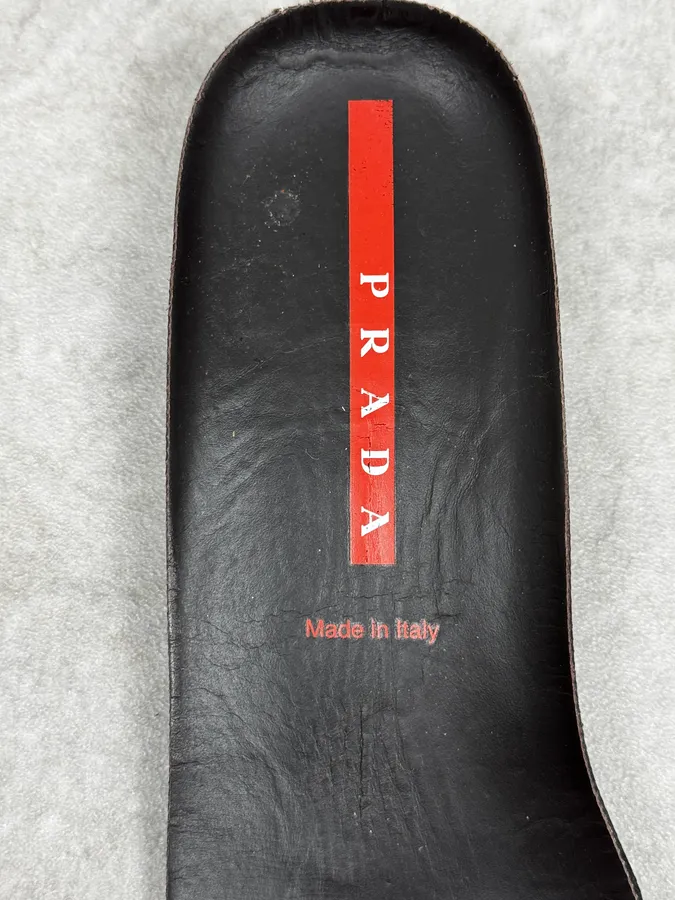 2000s Prada Beige Low Leather Shoes - Image 7