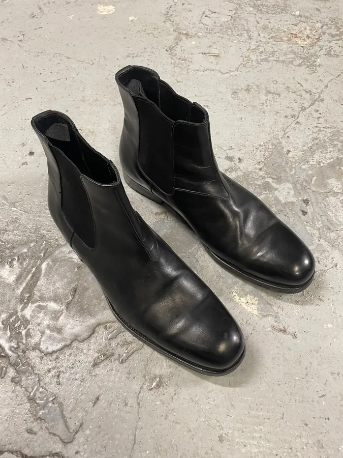 2000s Prada Black Chelsea Leather Boots - Image 3