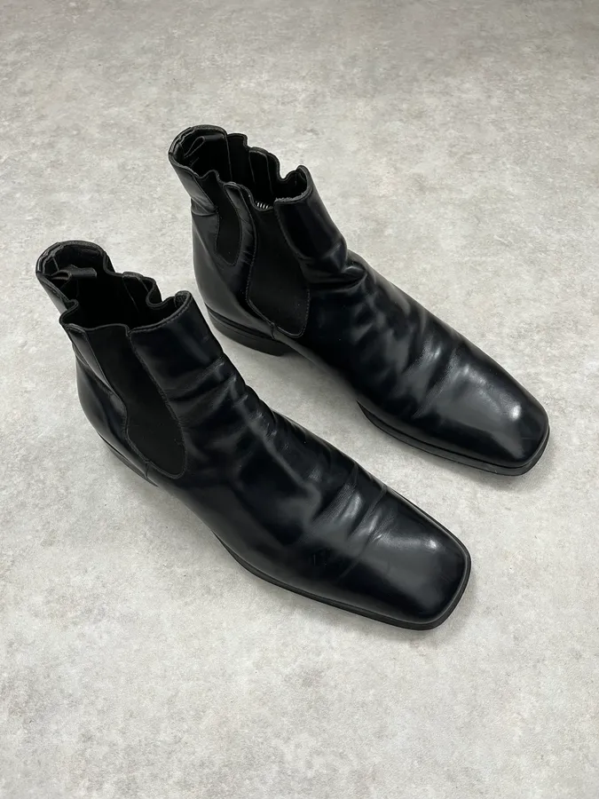 2000s Prada Black Classy Leather Boots - Image 4