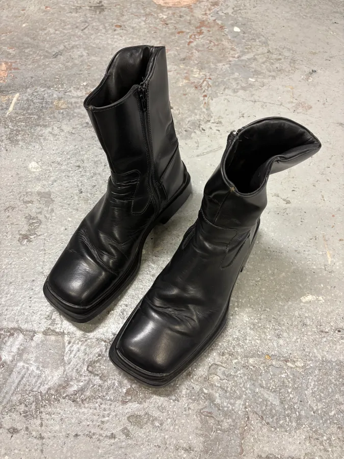 2000s Prada Black Leather Ankle Boots - Image 3