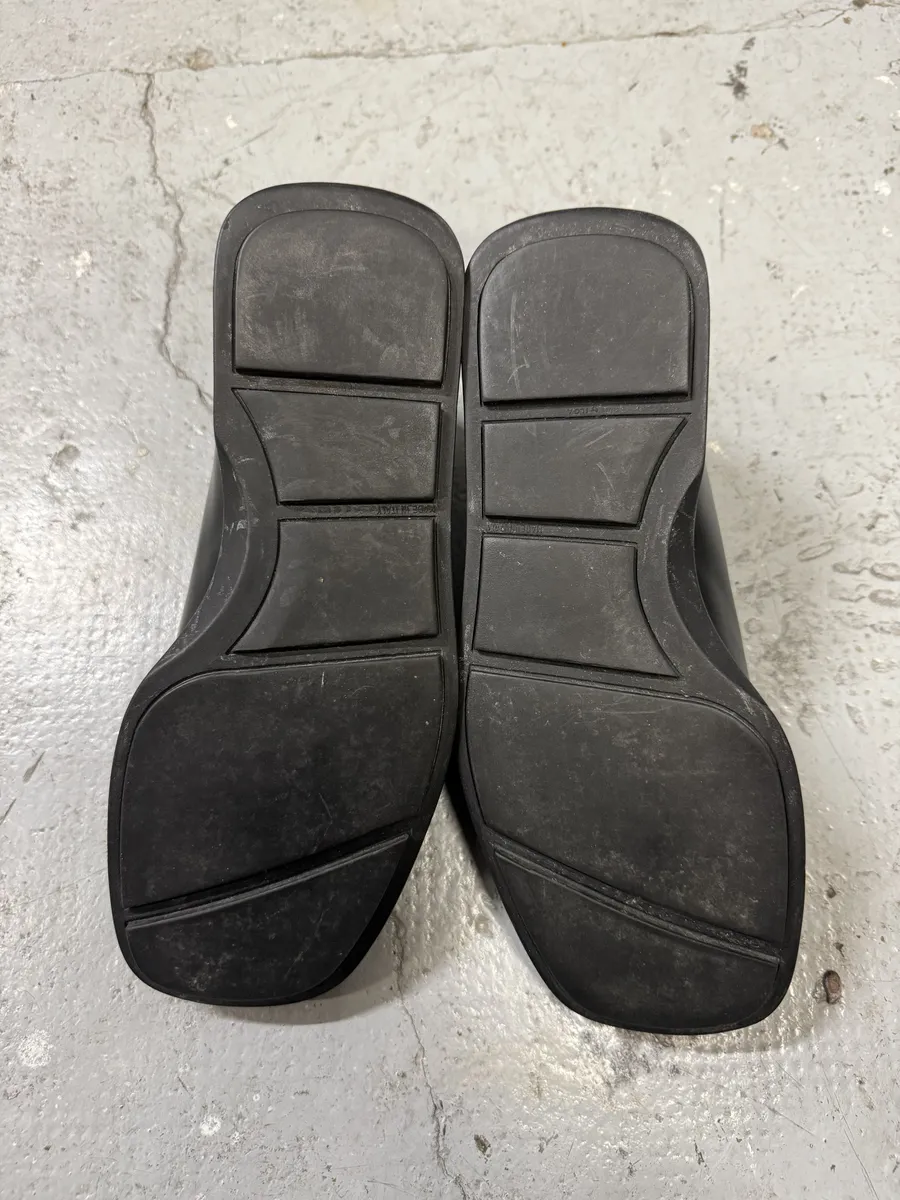 2000s Prada Black Leather Loafers - Image 6