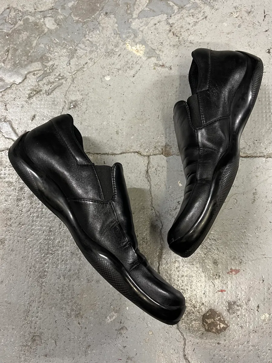 2000s Prada Black Leather Loafers - Image 4