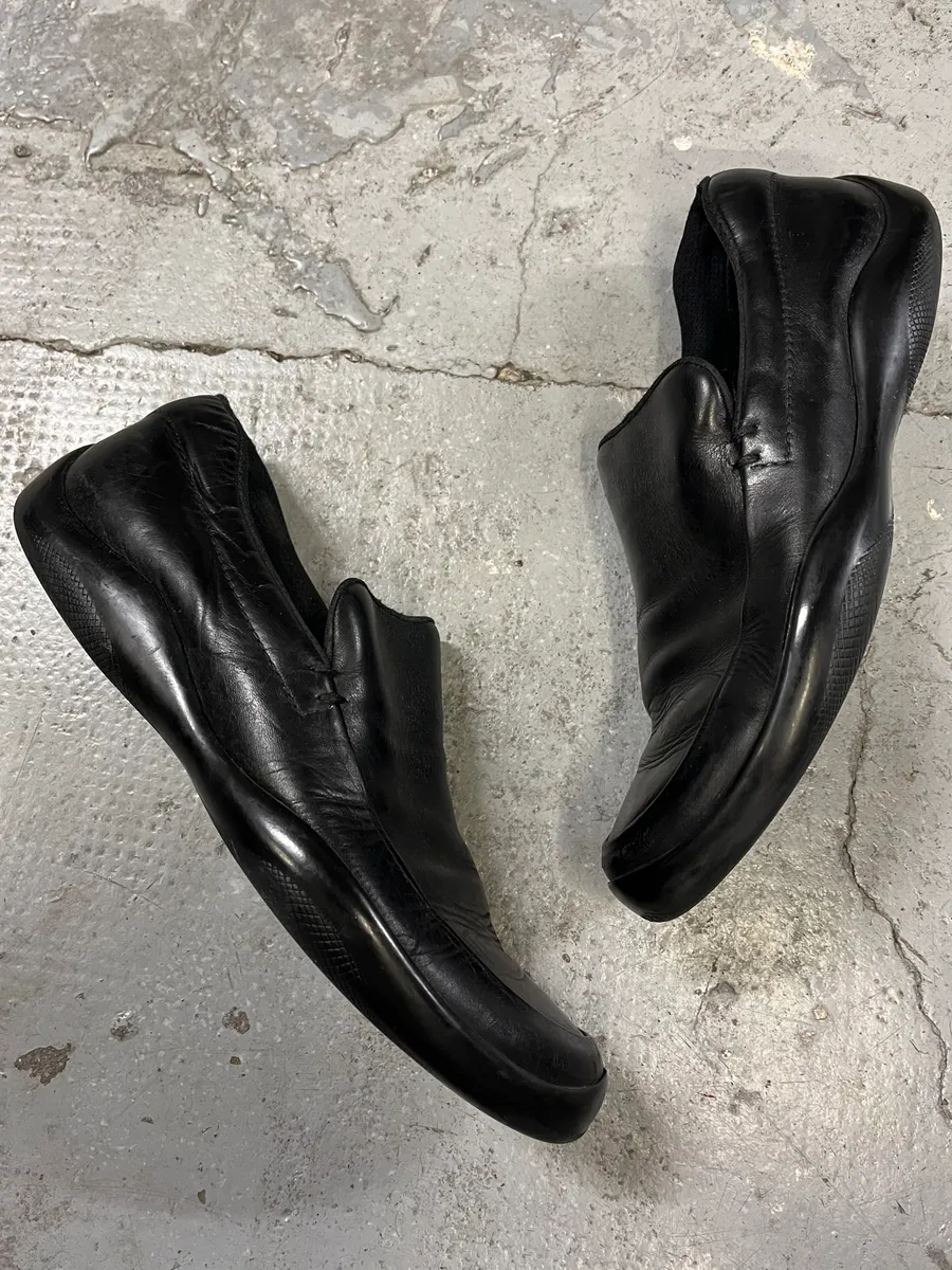 2000s Prada Black Leather Loafers - Image 2