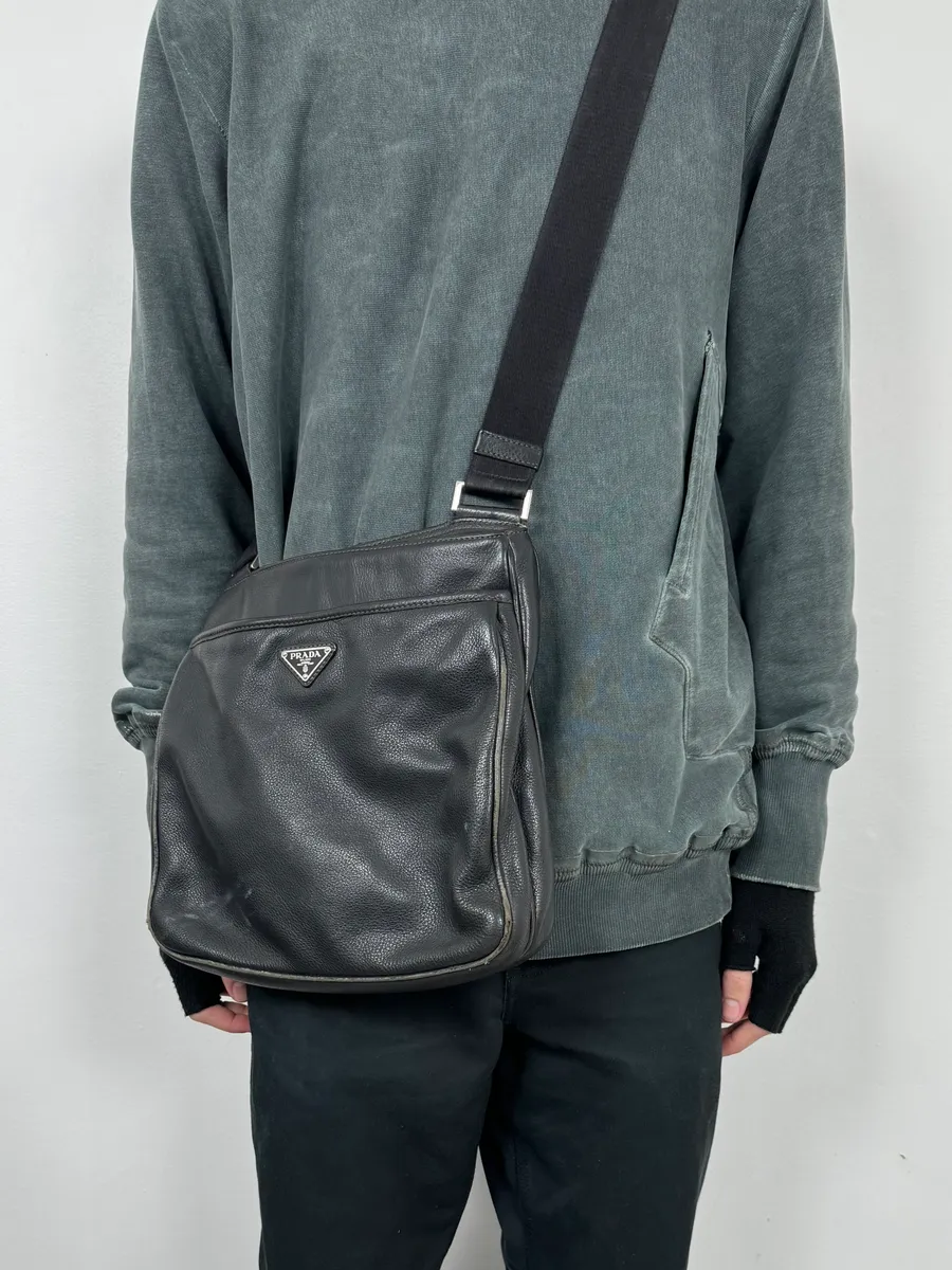 2000s Prada Black Minimalist Black Leather Shoulder Bag - Image 2