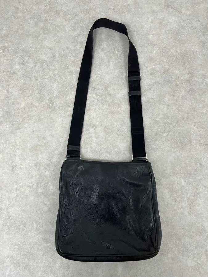 2000s Prada Black Minimalist Black Leather Shoulder Bag - Image 5