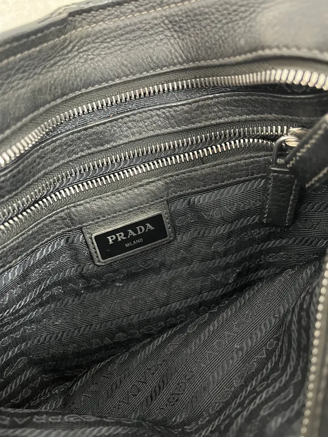 2000s Prada Black Minimalist Black Leather Shoulder Bag - Image 7