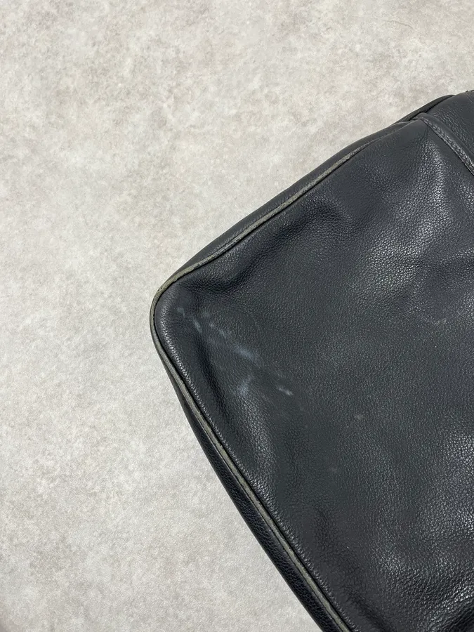 2000s Prada Black Minimalist Black Leather Shoulder Bag - Image 8