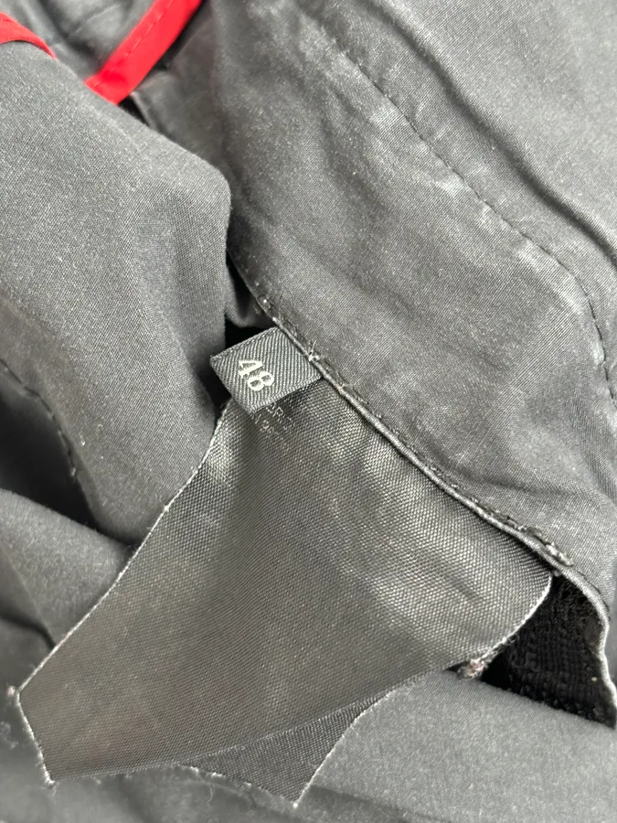 2000s Prada Black Nylon Cargo Pants with Zip-Off Leg Openings - Image 11